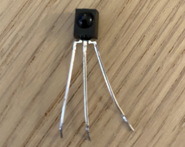 The unsoldered IR receiver component