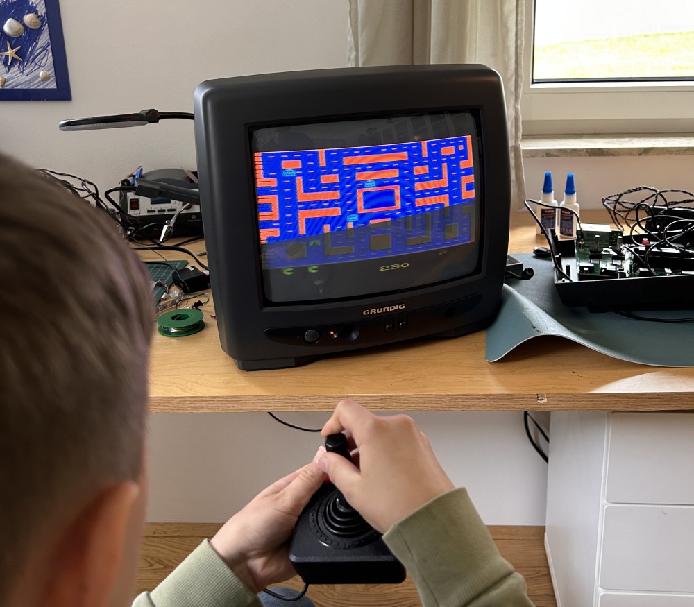 Playing Ms. Pac Man on the modded Atari