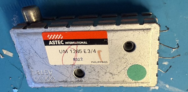 The desoldered RF modulator box